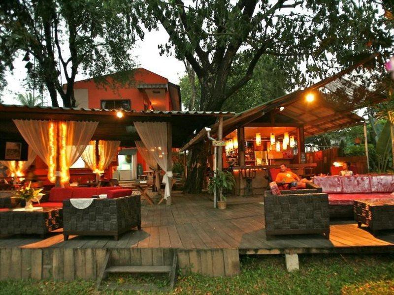 Hollanda Montri Guesthouse Chiang Mai Bagian luar foto
