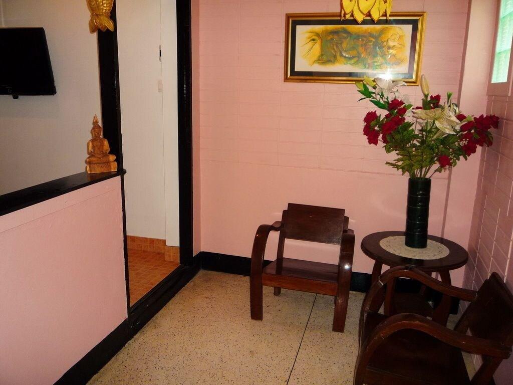 Hollanda Montri Guesthouse Chiang Mai Bagian luar foto