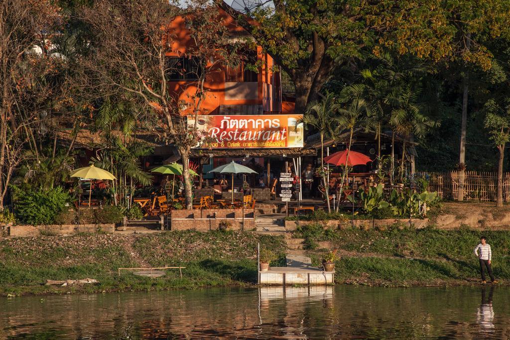 Hollanda Montri Guesthouse Chiang Mai Bagian luar foto