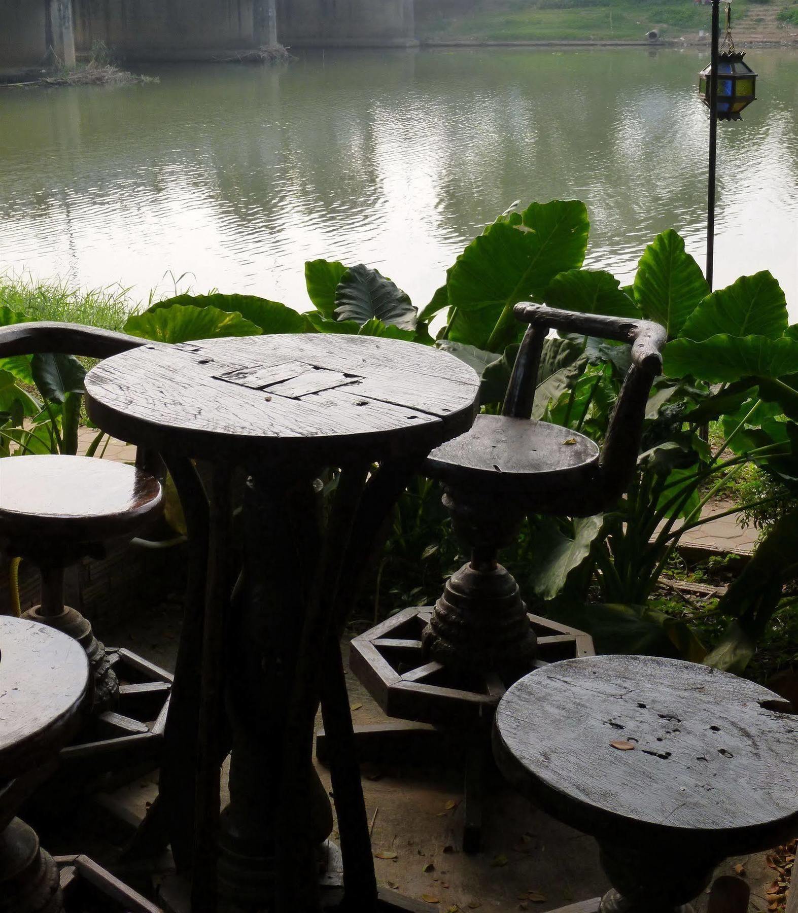 Hollanda Montri Guesthouse Chiang Mai Bagian luar foto