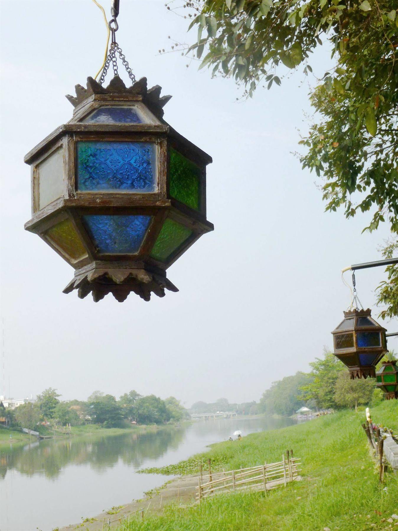 Hollanda Montri Guesthouse Chiang Mai Bagian luar foto