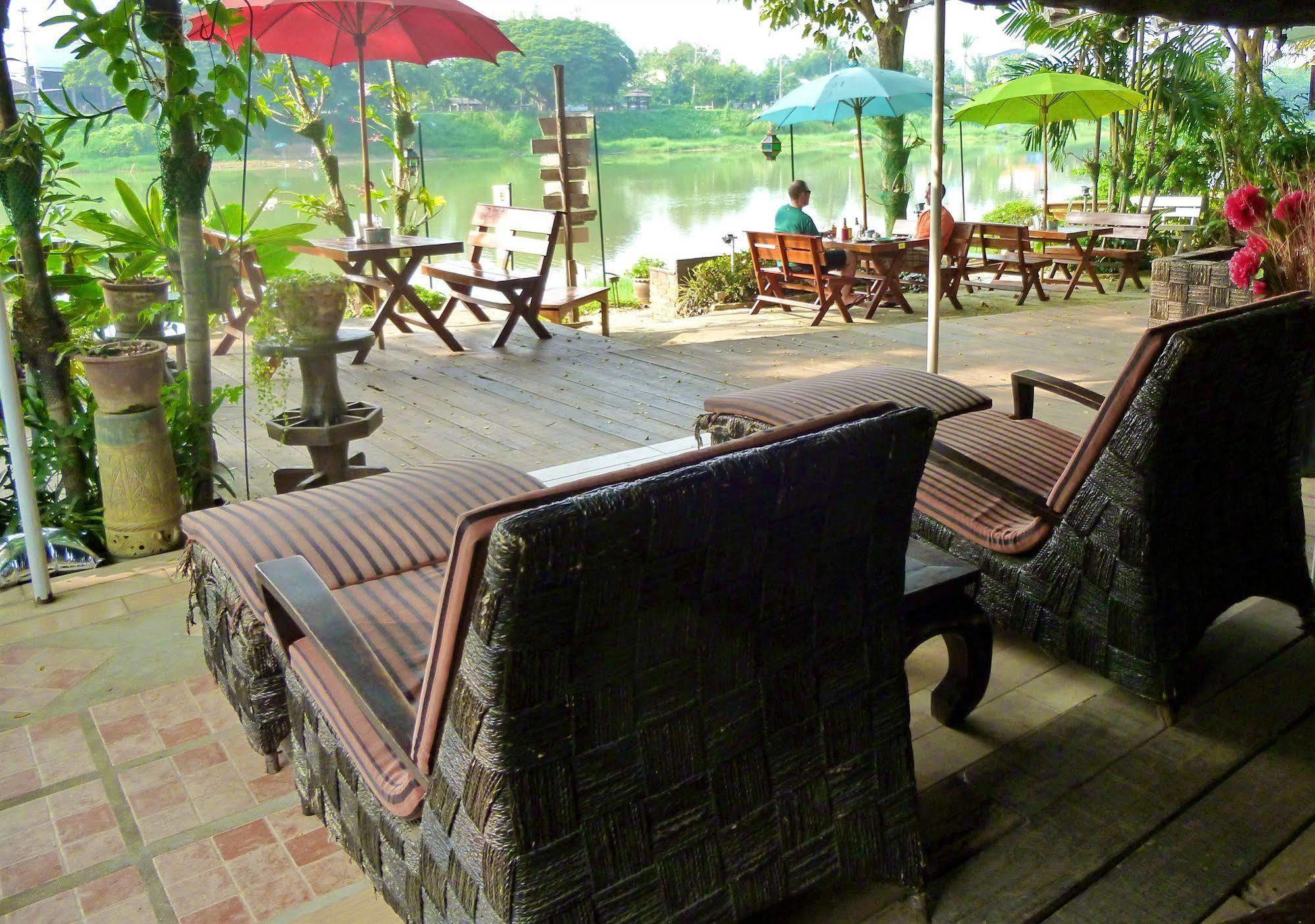 Hollanda Montri Guesthouse Chiang Mai Bagian luar foto