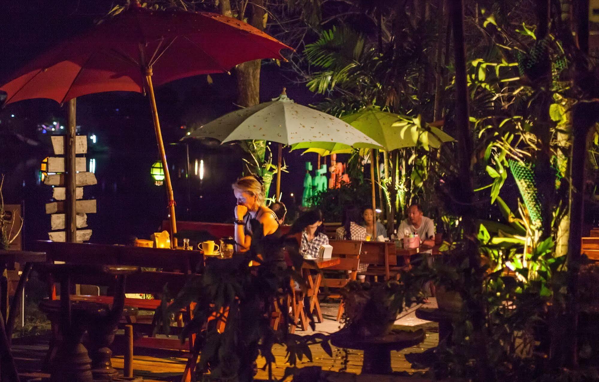 Hollanda Montri Guesthouse Chiang Mai Bagian luar foto