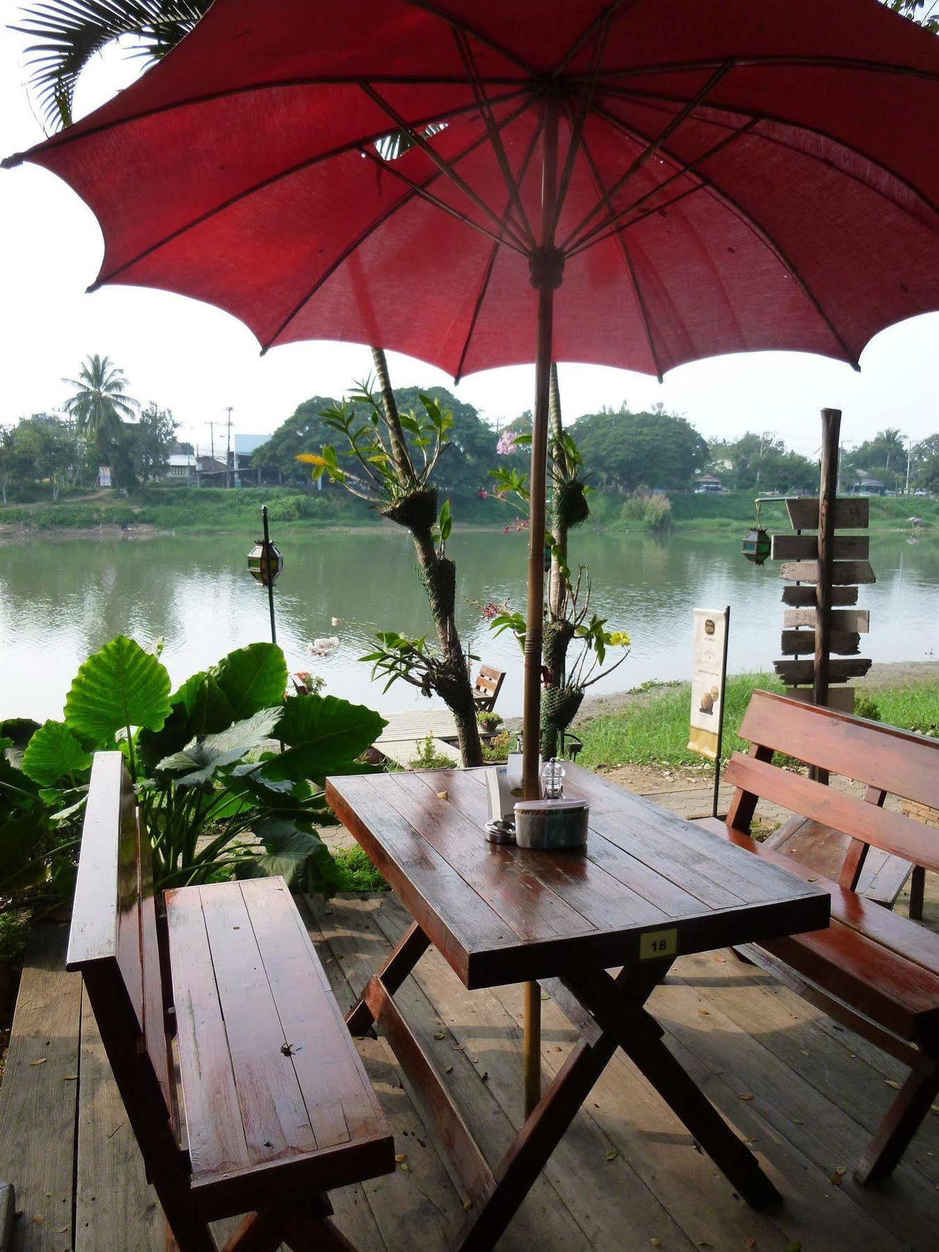 Hollanda Montri Guesthouse Chiang Mai Bagian luar foto